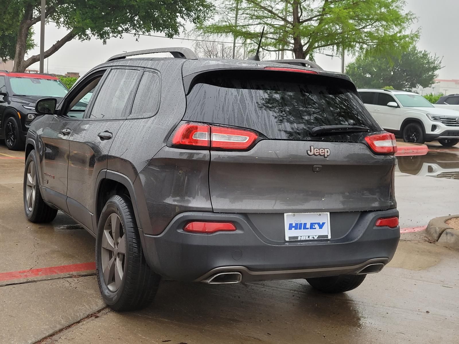 used 2016 Jeep Cherokee car, priced at $13,900