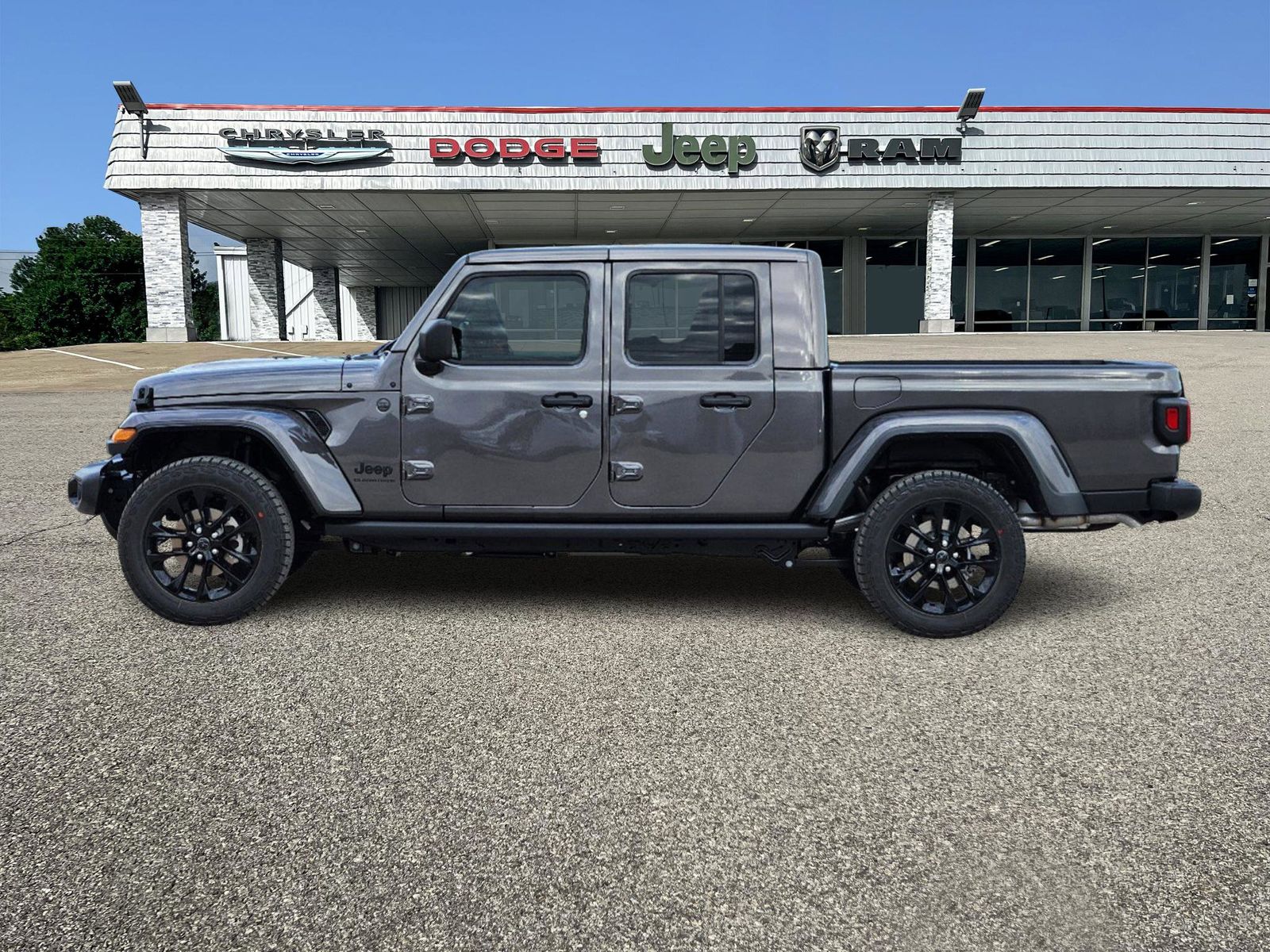 2025 Jeep Gladiator Nighthawk 3