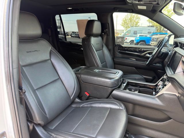 Used 2022 GMC Yukon XL SUV