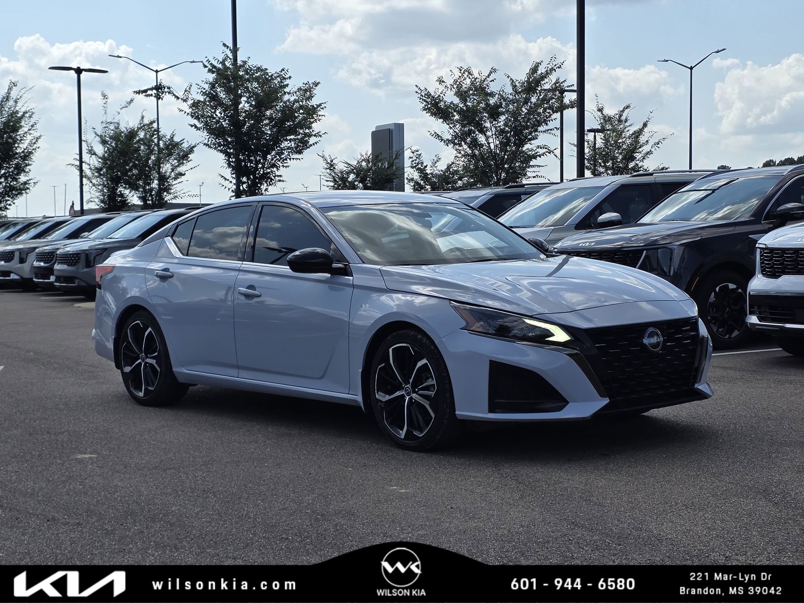2023 Nissan Altima 2.5 SR FWD