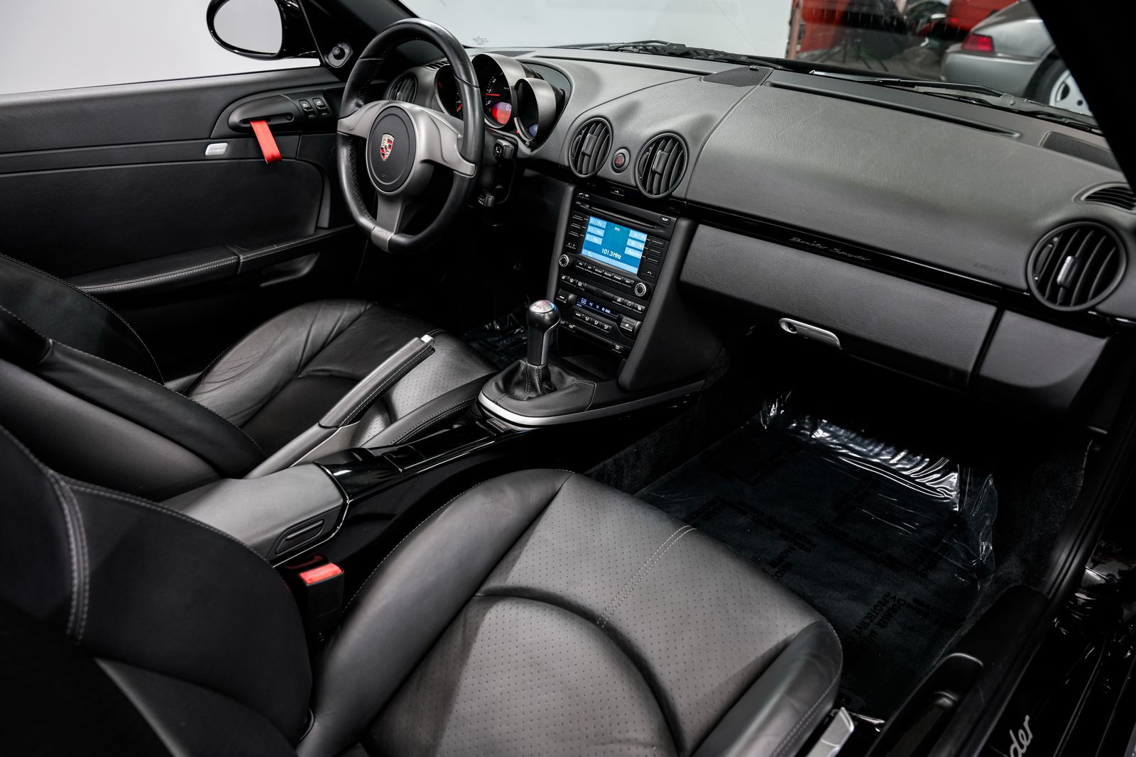 2011 Porsche Boxster Spyder — photo 25