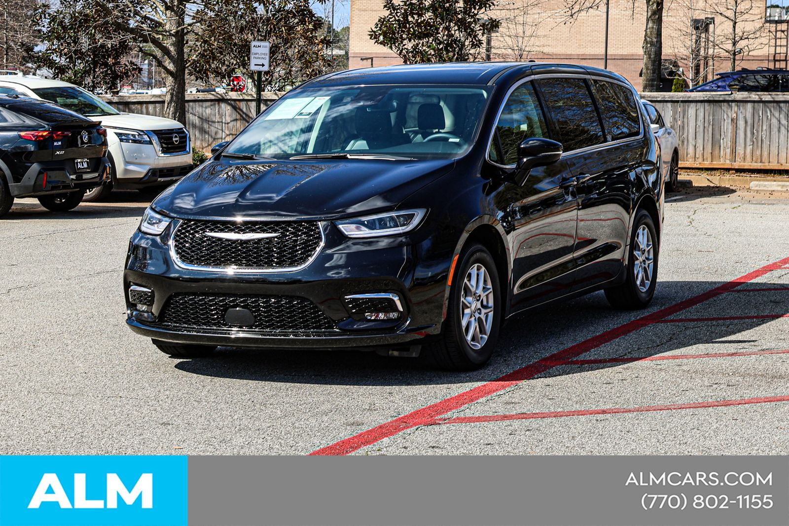 Used 2024 Black Chrysler Touring L image 4