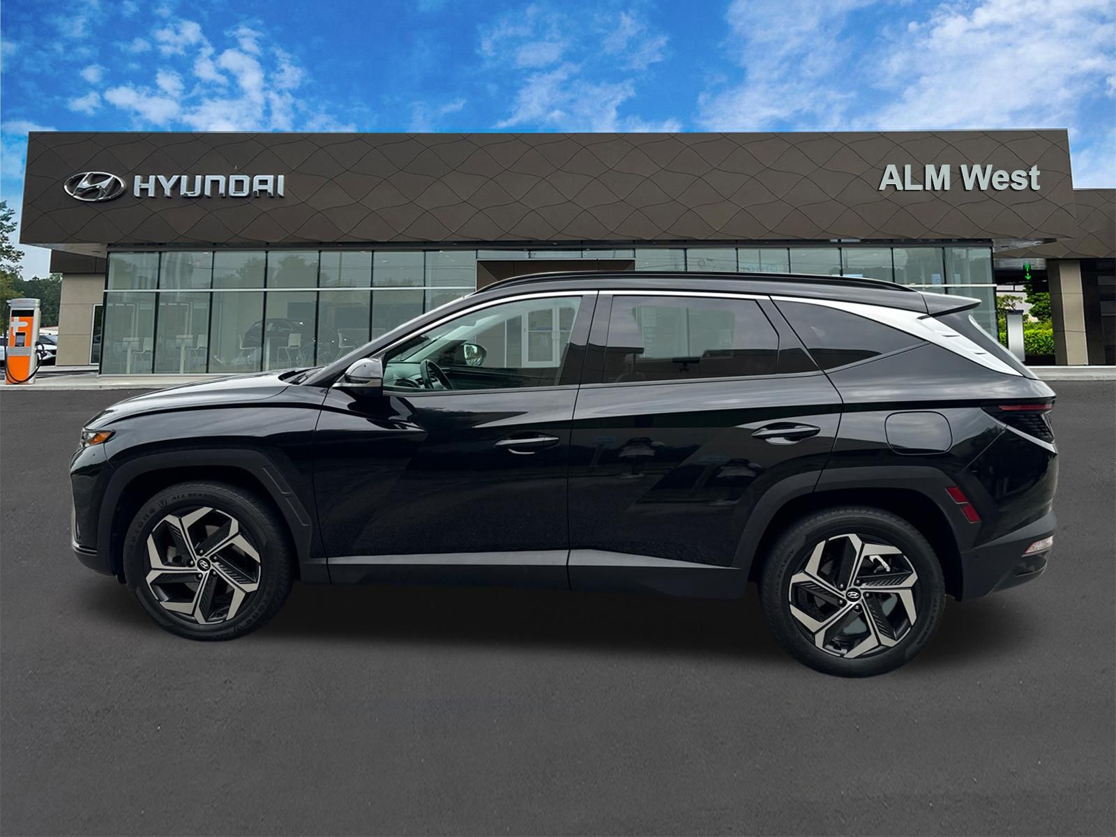 Used 2022 Black Hyundai Limited image 8