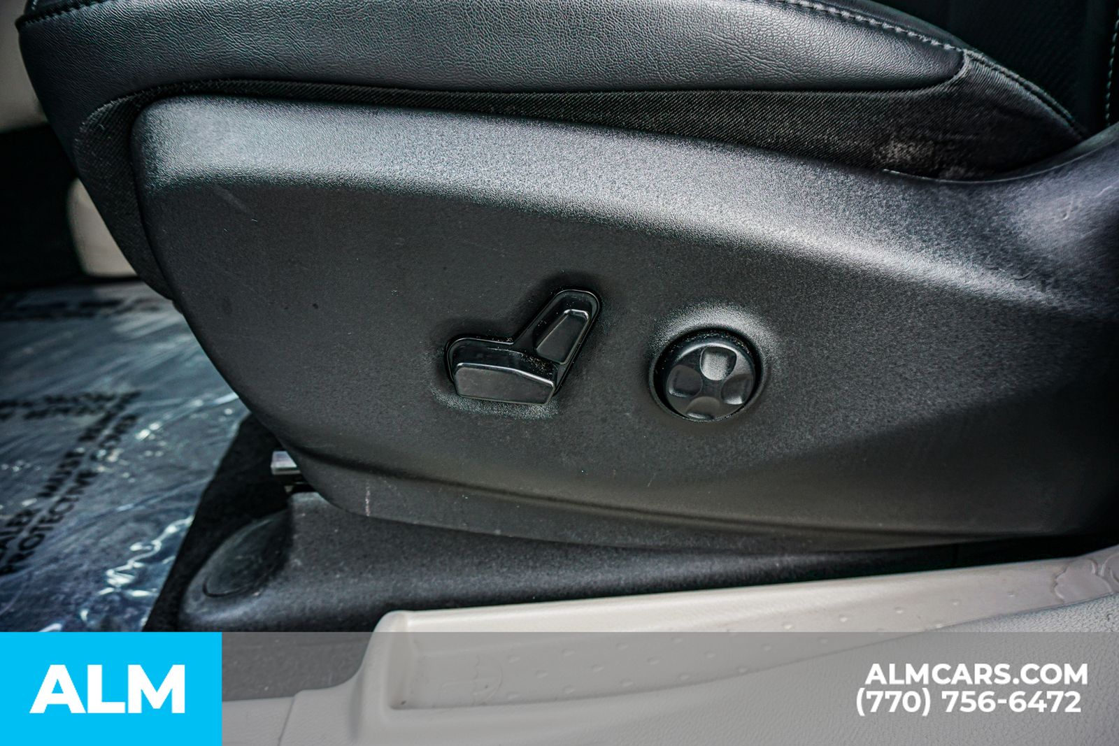 Used 2024 Black Chrysler Touring L image 35