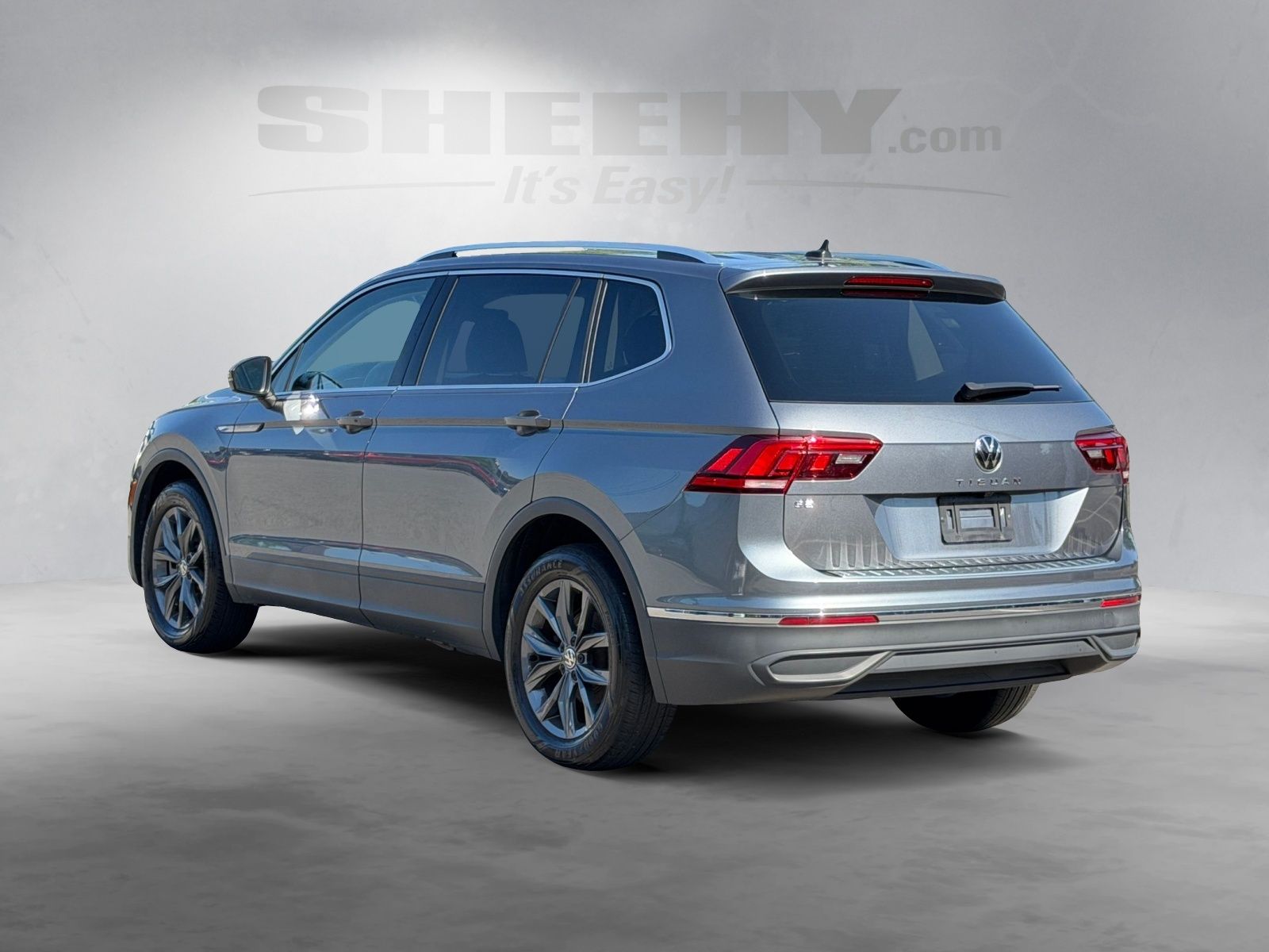 Used 2023 Gray Volkswagen 2.0T SE image 14