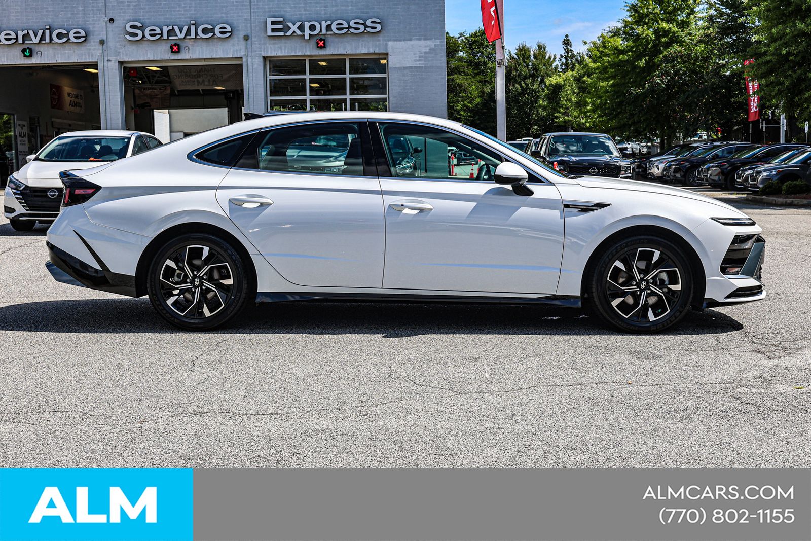Used 2024 White Hyundai SEL image 10