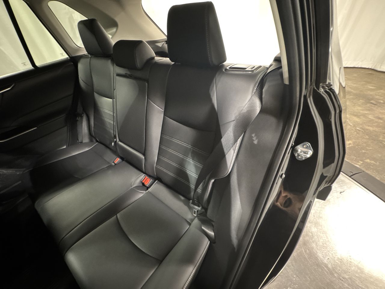 2025 Toyota RAV4 XLE Premium photo 22