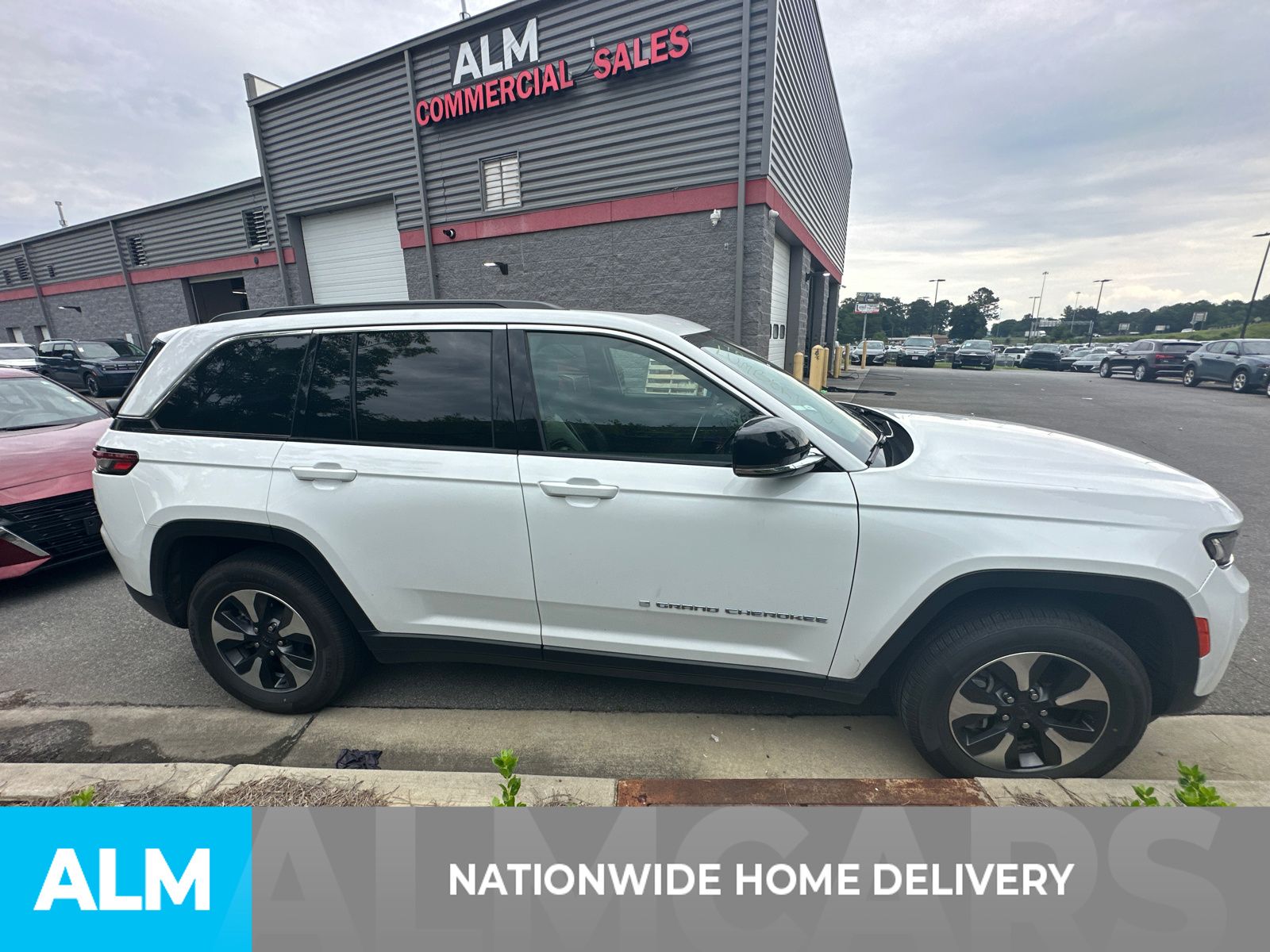 Used 2024 White Jeep 4xe image 5