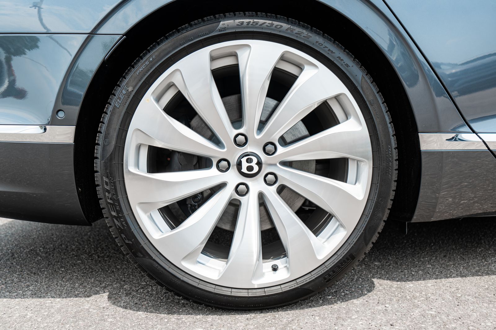 2026 Bentley Flying Spur - Photo 15