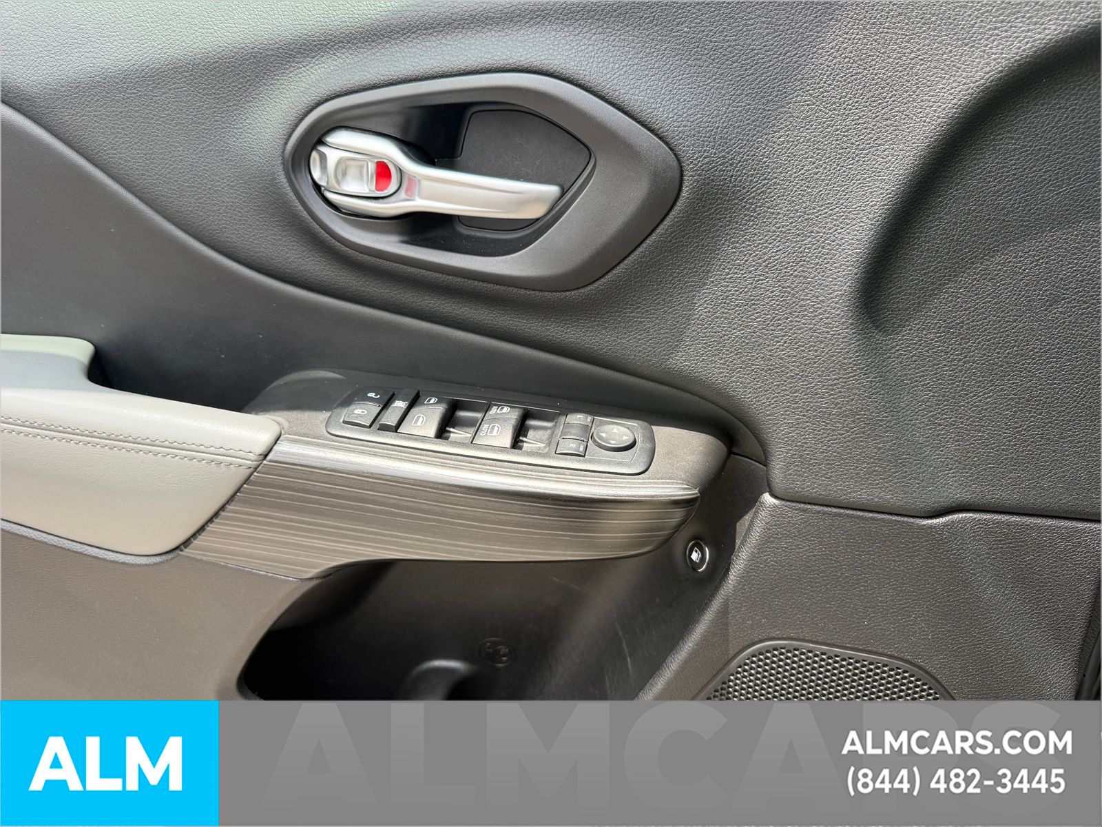 Used 2014 Gray Jeep Limited image 26