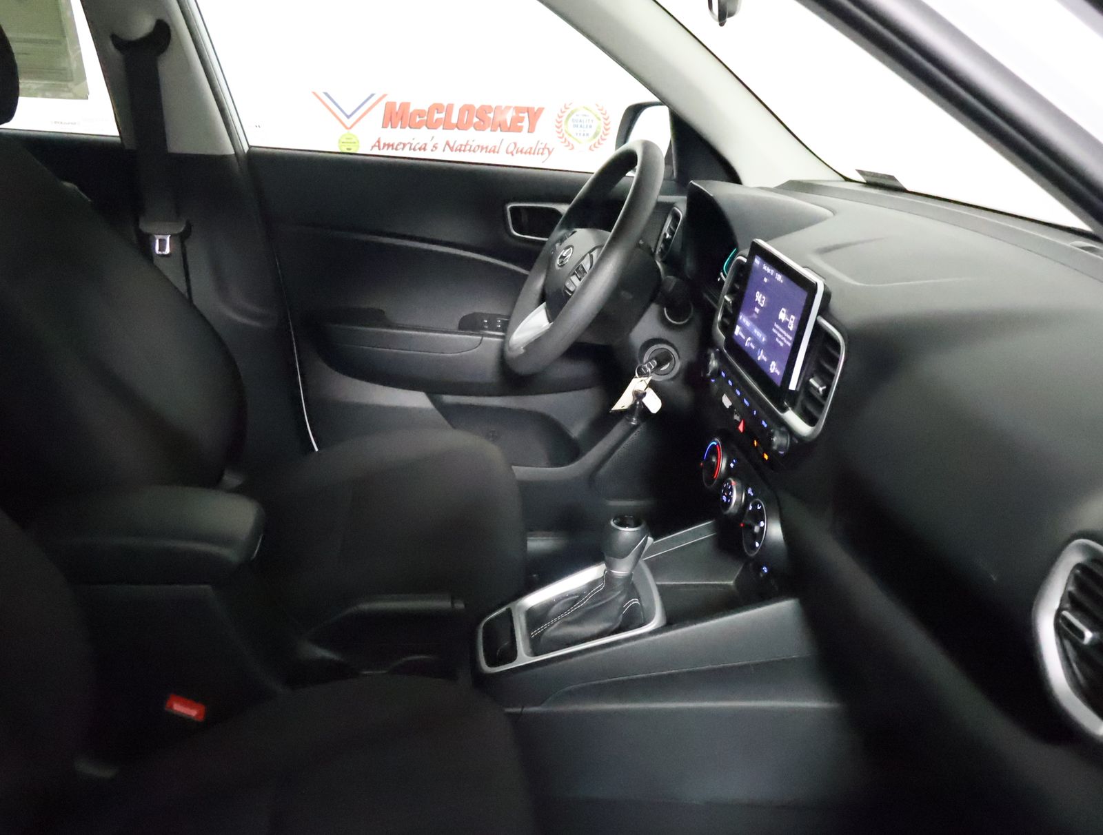 2024 Hyundai Venue SE photo
