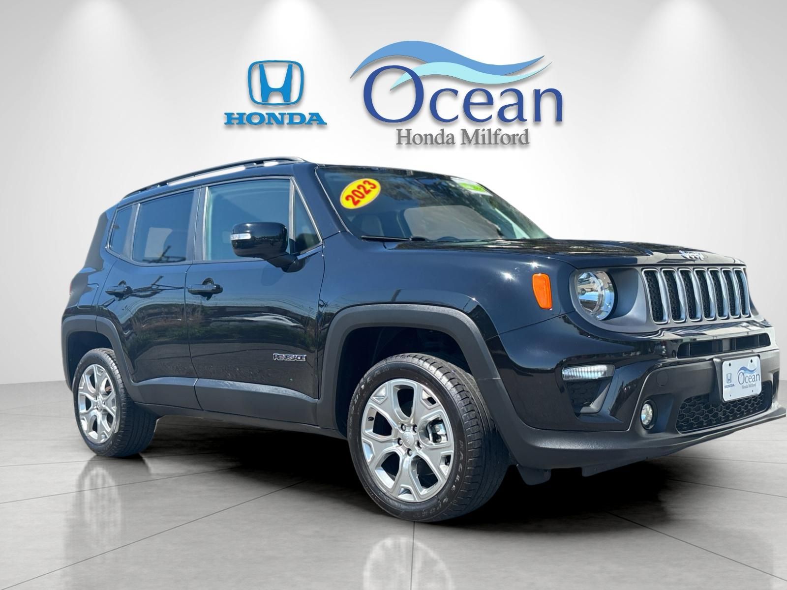 Black Clearcoat 2023 Jeep Renegade Limited 4WD SUV / Crossover Four-Wheel Drive 9-Speed Automatic