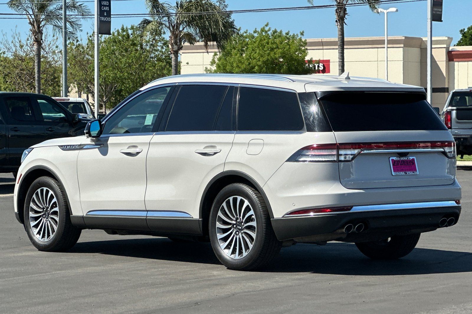 View vehicle photo 7