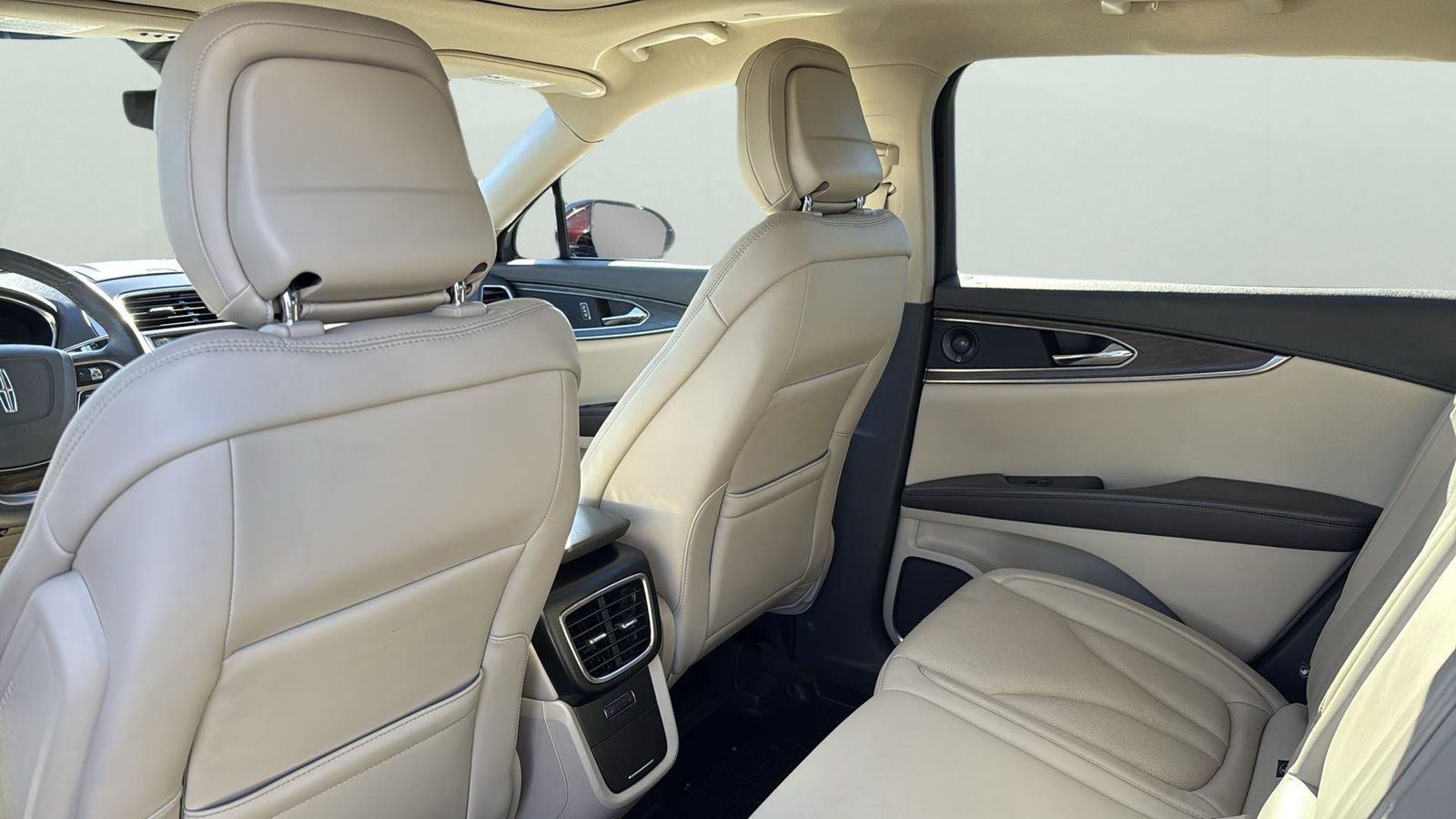 Used Car 2020 Lincoln Nautilus  Reserve For Sale Under $30,000 In Austin, Texas