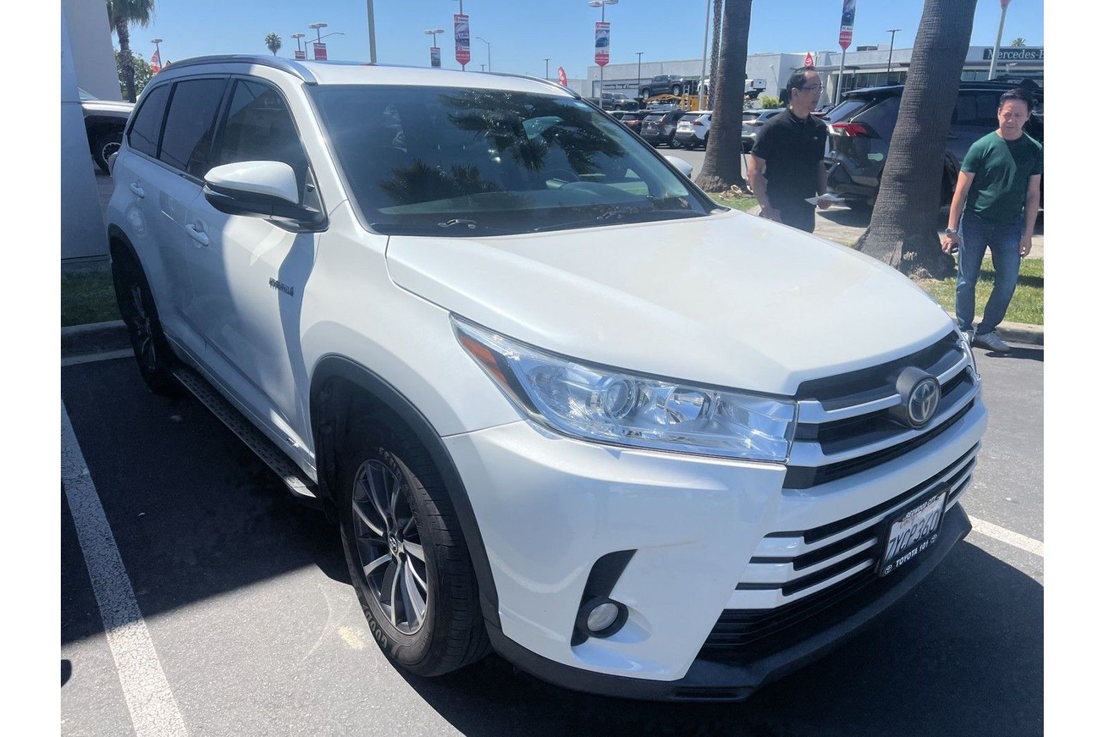 View vehicle photo 3