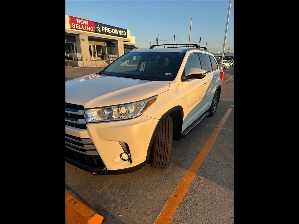 White (Blizzard Pearl) 2018 Toyota Highlander SUV / Crossover All-Wheel Drive 8-Speed Automatic