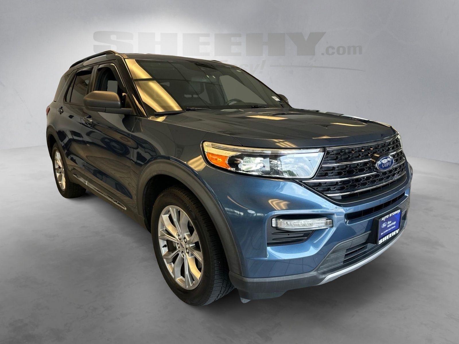 Certified Used 2020 Blue Metallic Ford XLT image 2