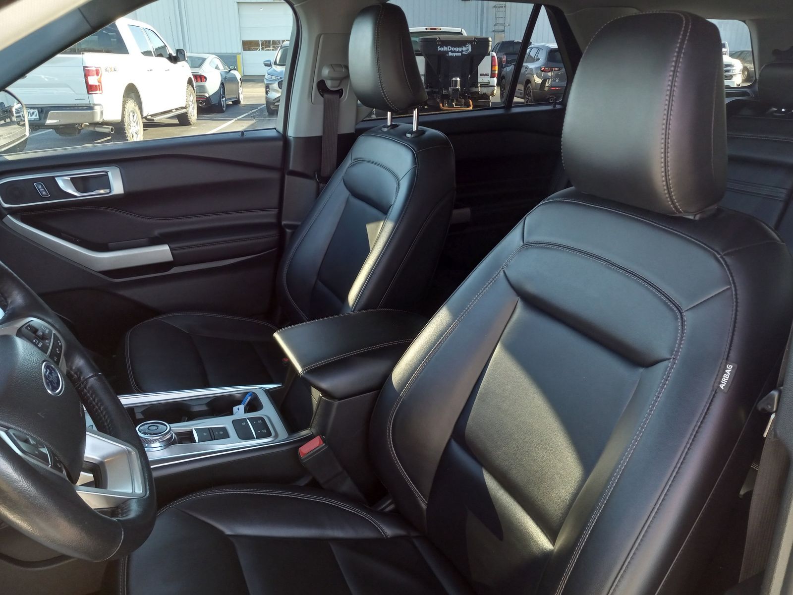 2023 Ford Explorer image 14