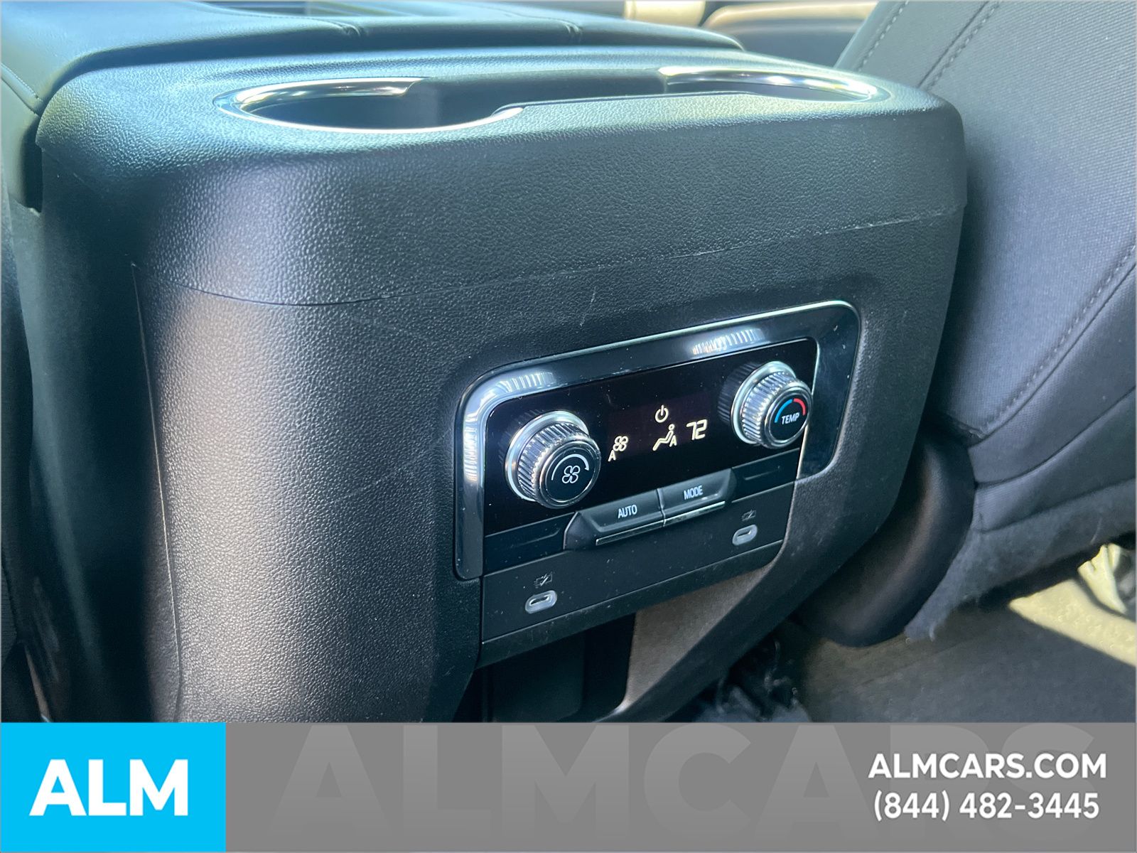 Used 2024 White GMC SLE image 27