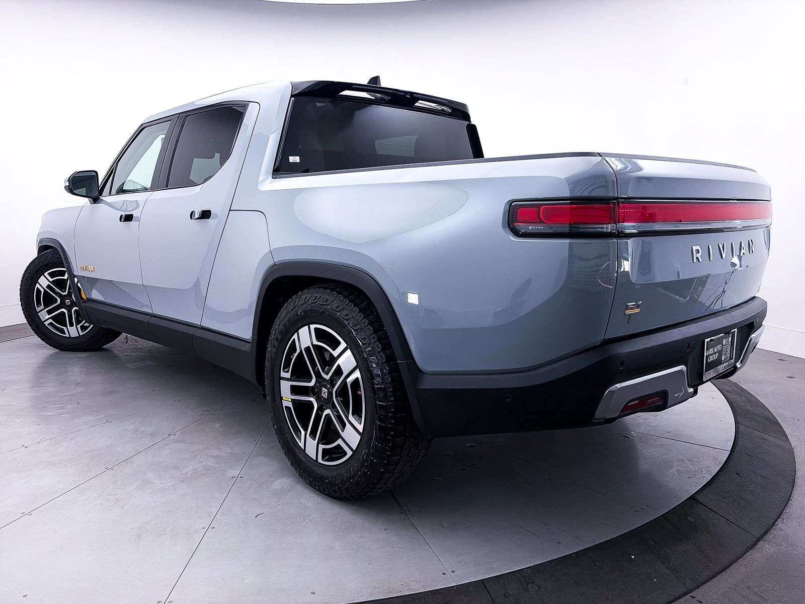 Used 2023 Rivian R1T Adventure with VIN 7FCTGAAA8PN017318 for sale in Scottsdale, AZ