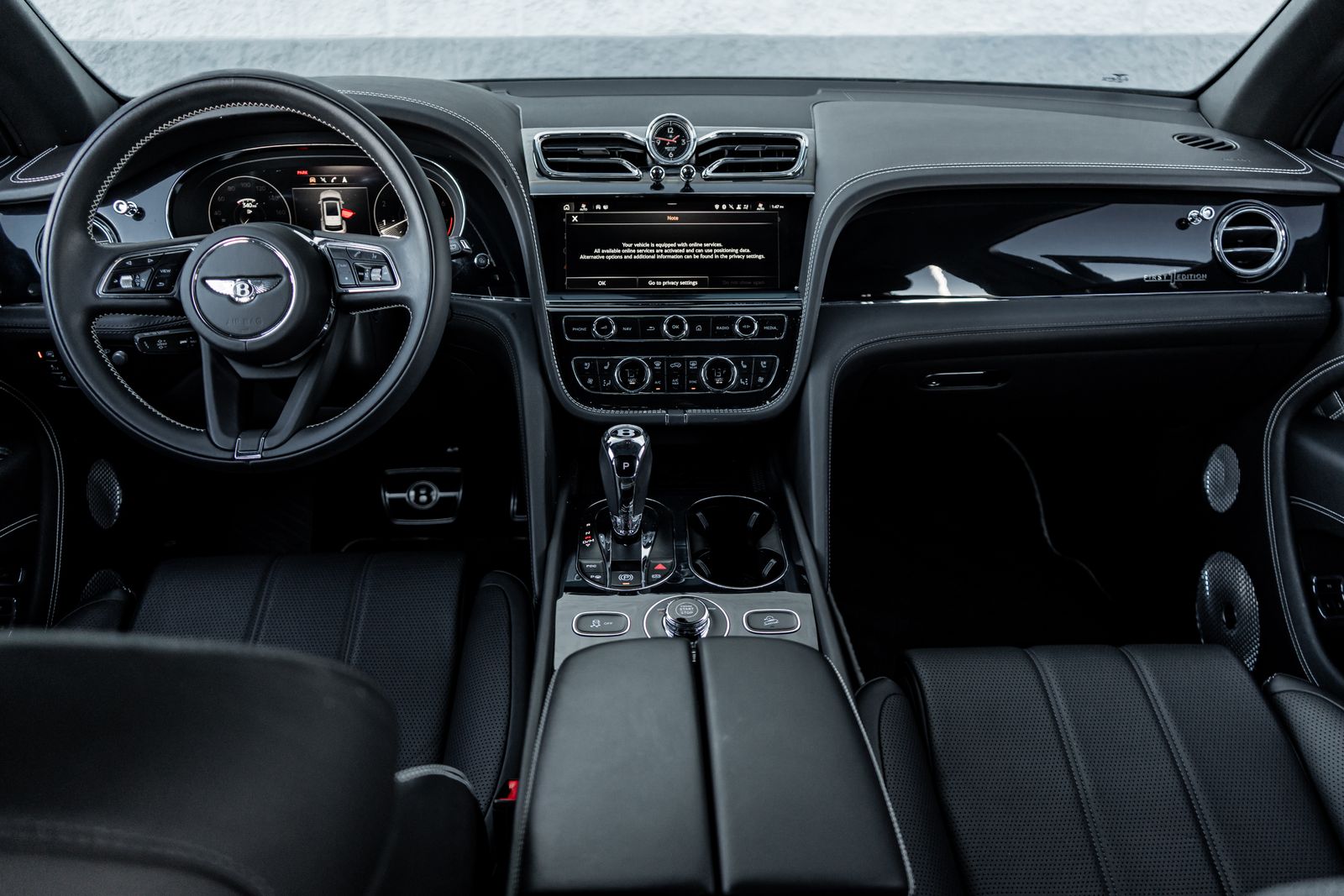 2021 Bentley Bentayga V8 photo 4