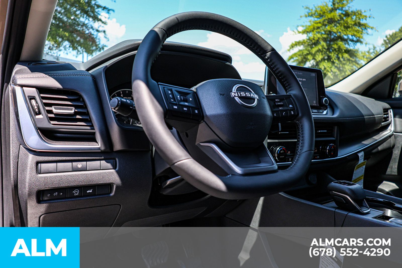2025 Nissan Rogue SV photo 18
