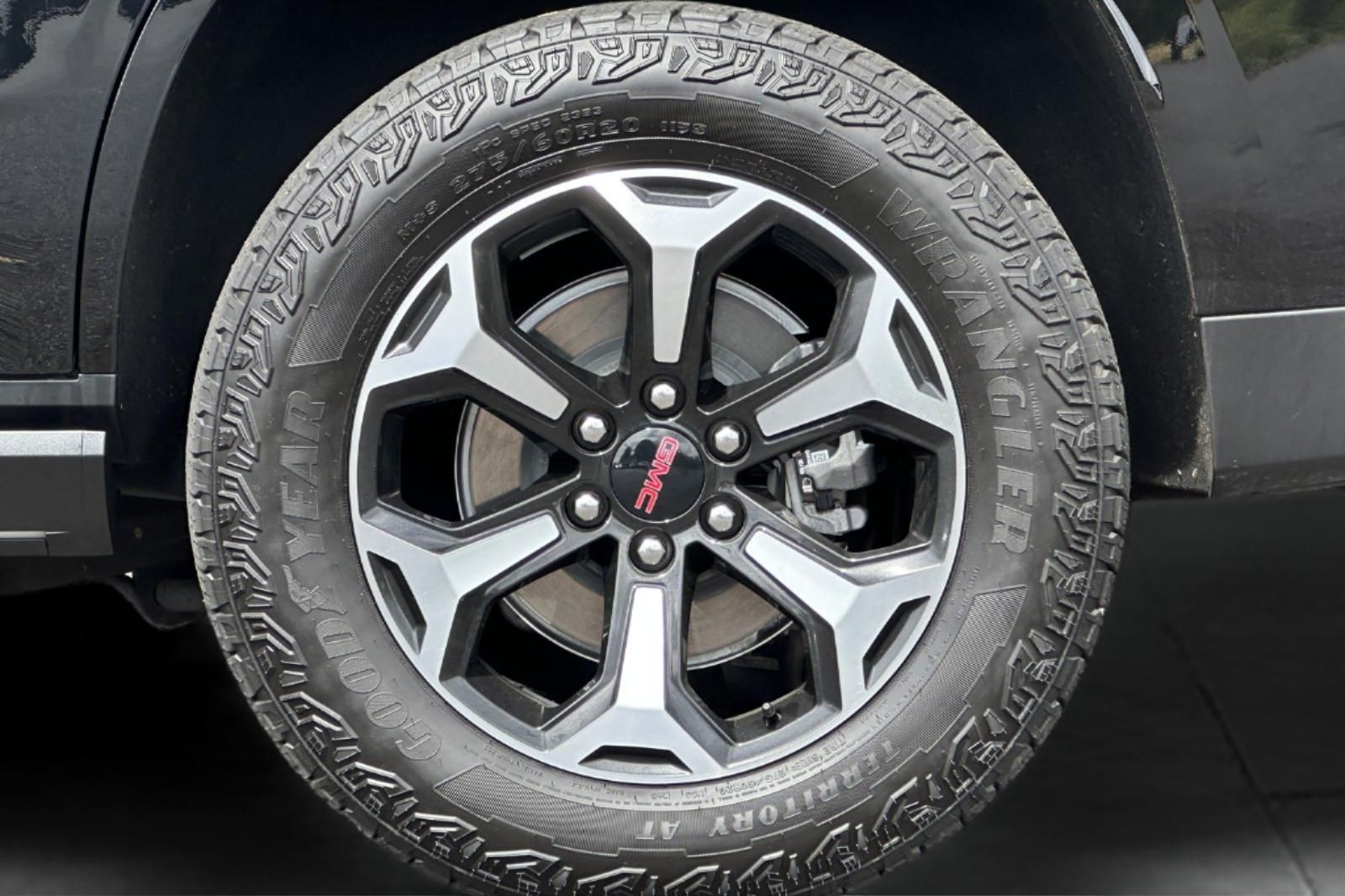 Used 2025 GMC Yukon SUV