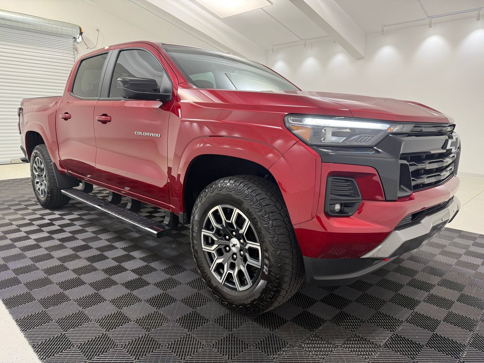 Radiant Red Tintcoat 2023 Chevrolet Colorado Z71 Crew Cab 4WD Pickup Truck Four-Wheel Drive 8-Speed Automatic