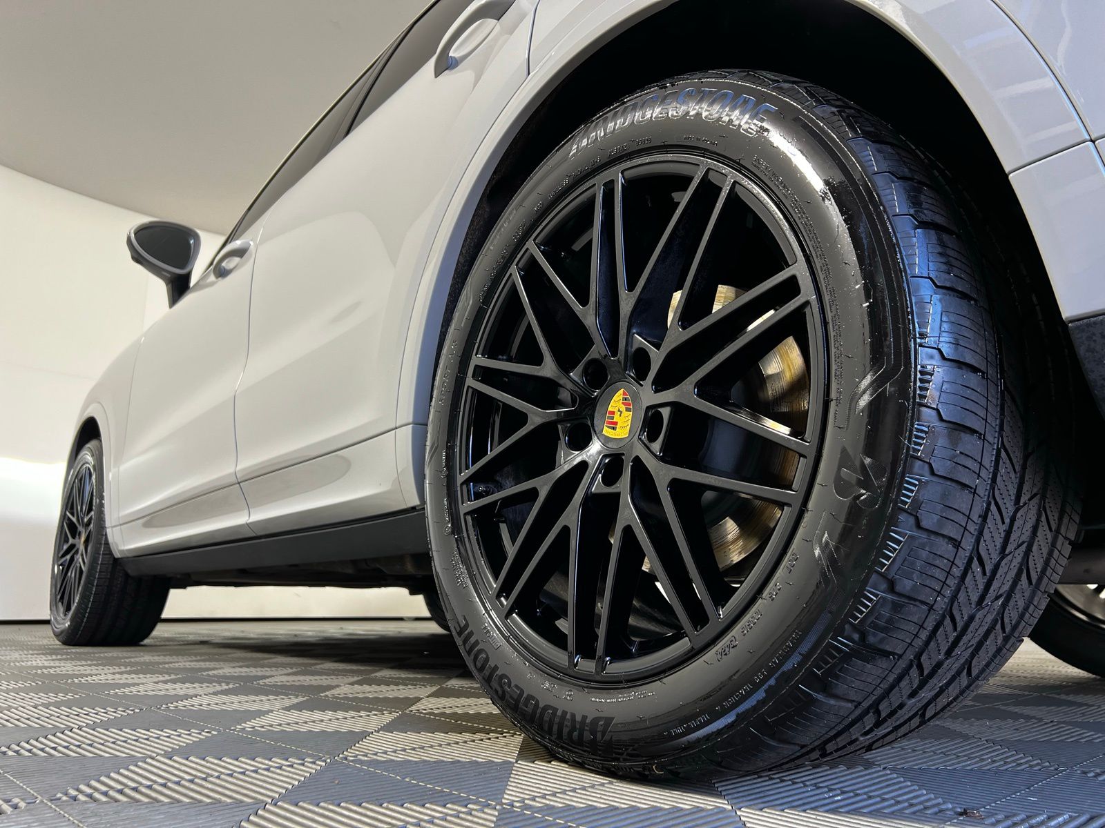 Thumbnail: 2024 Porsche Cayenne - 30