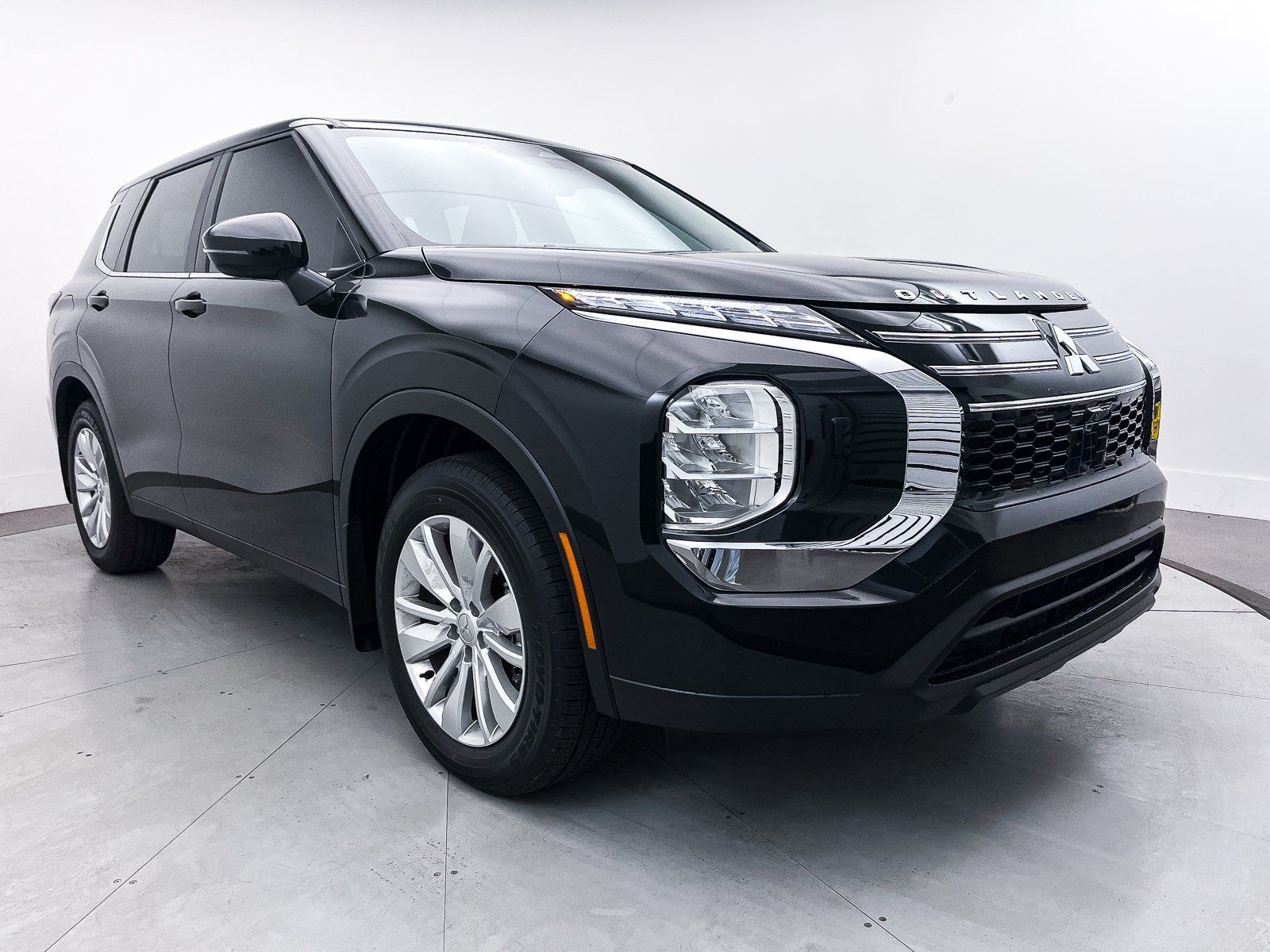 2025 Mitsubishi Outlander ES