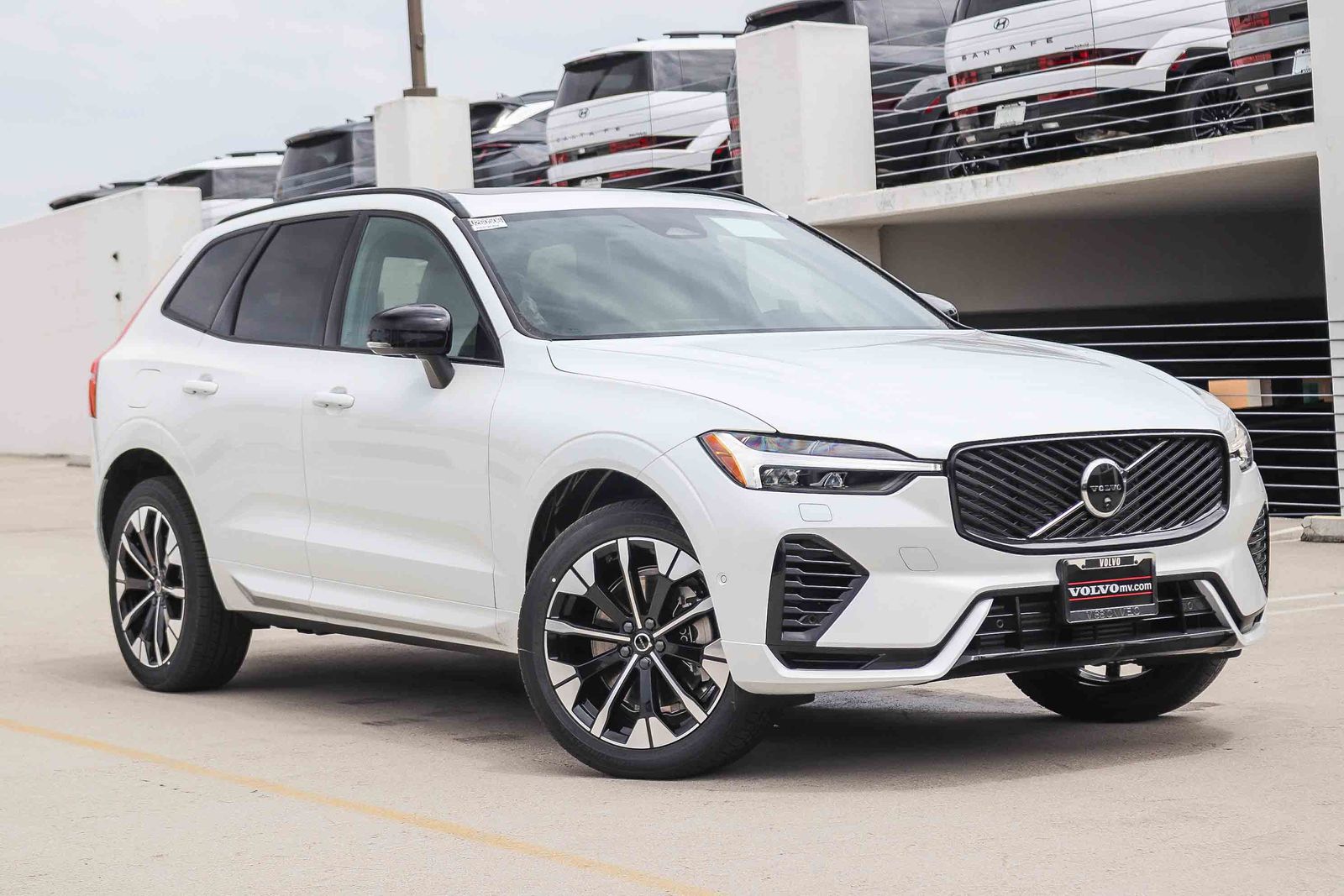 2026 Volvo XC60 Plus
