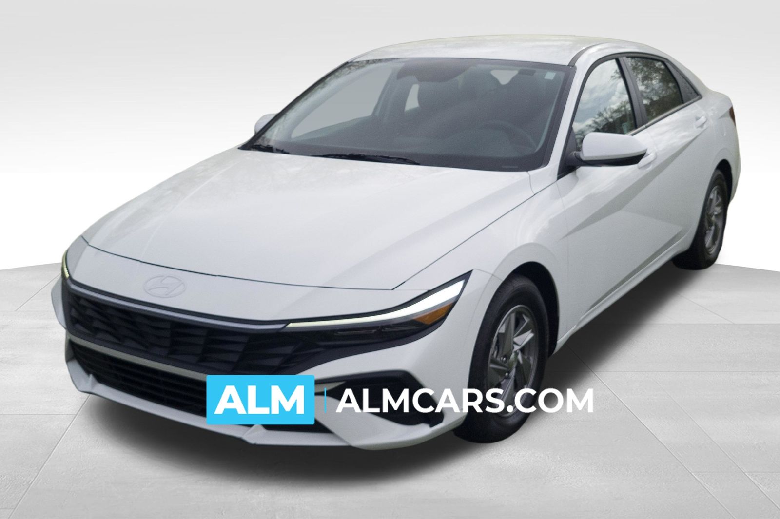 2025 Hyundai Elantra SE FWD