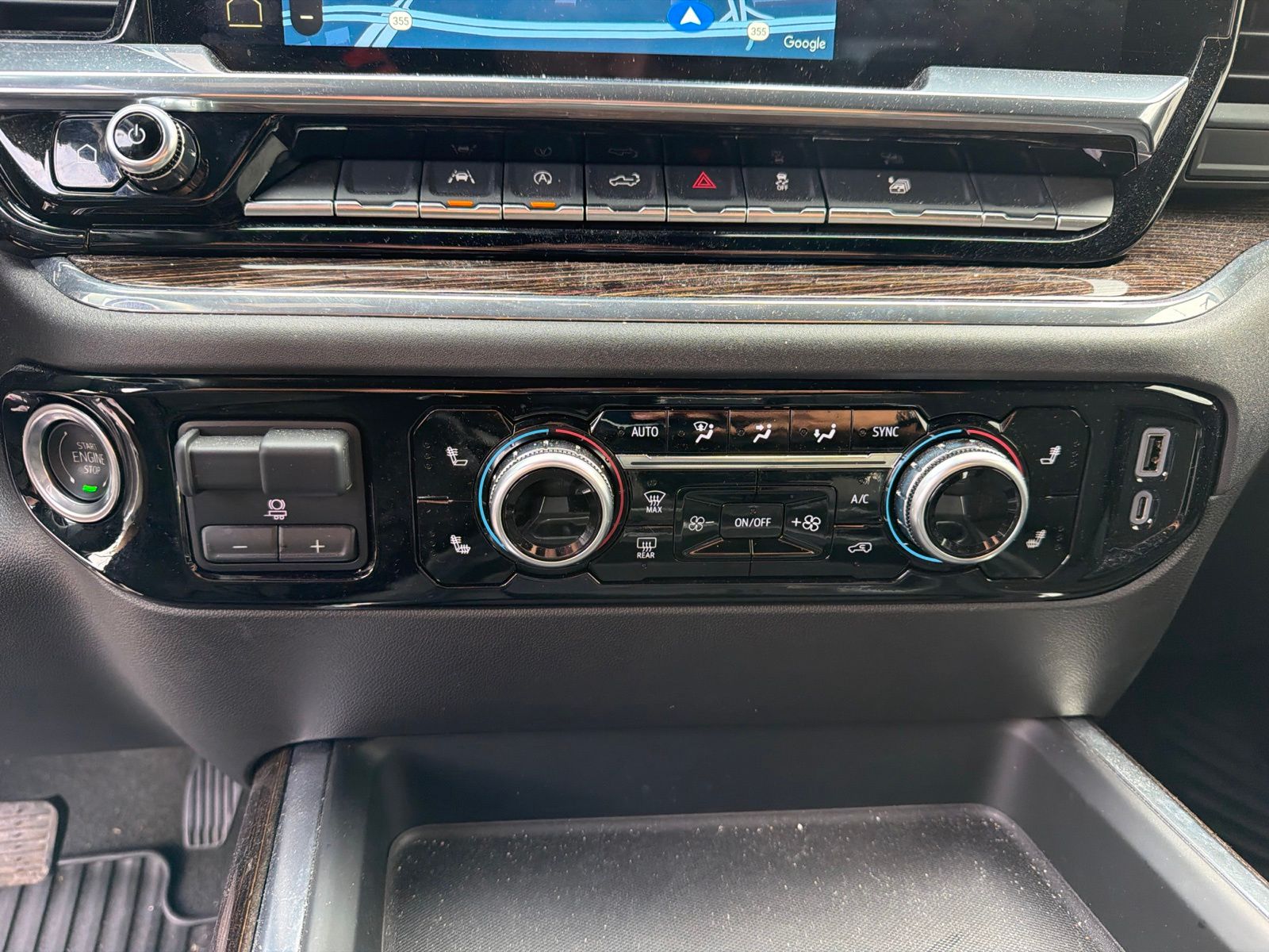Used 2025 Summit White GMC Elevation image 20