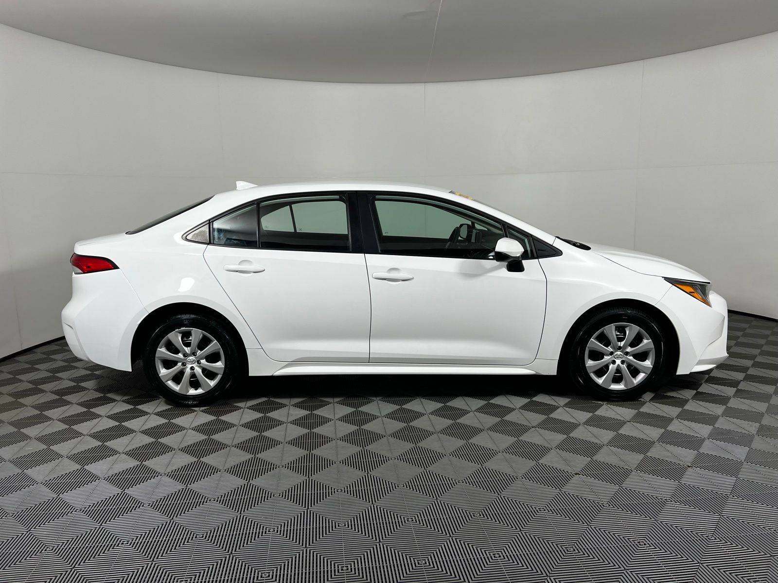 Thumbnail: 2024 Toyota Corolla - 4