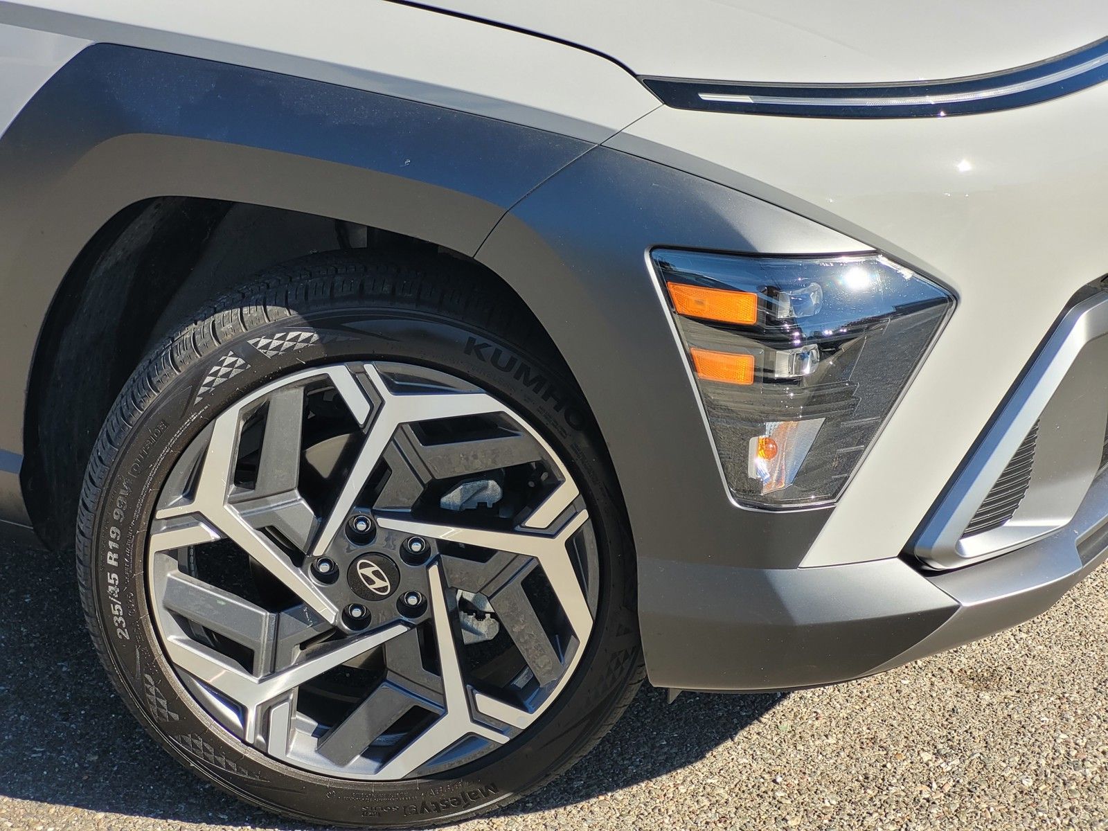 2026 Hyundai Kona SEL Premium - Photo 9