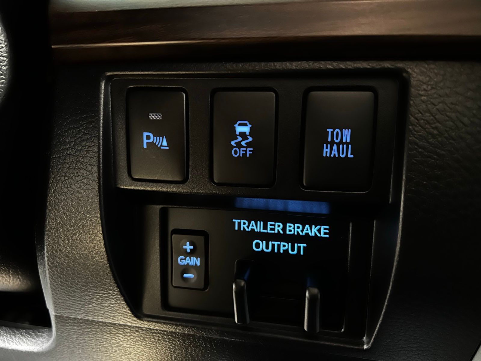 Thumbnail: 2019 Toyota Tundra - 22