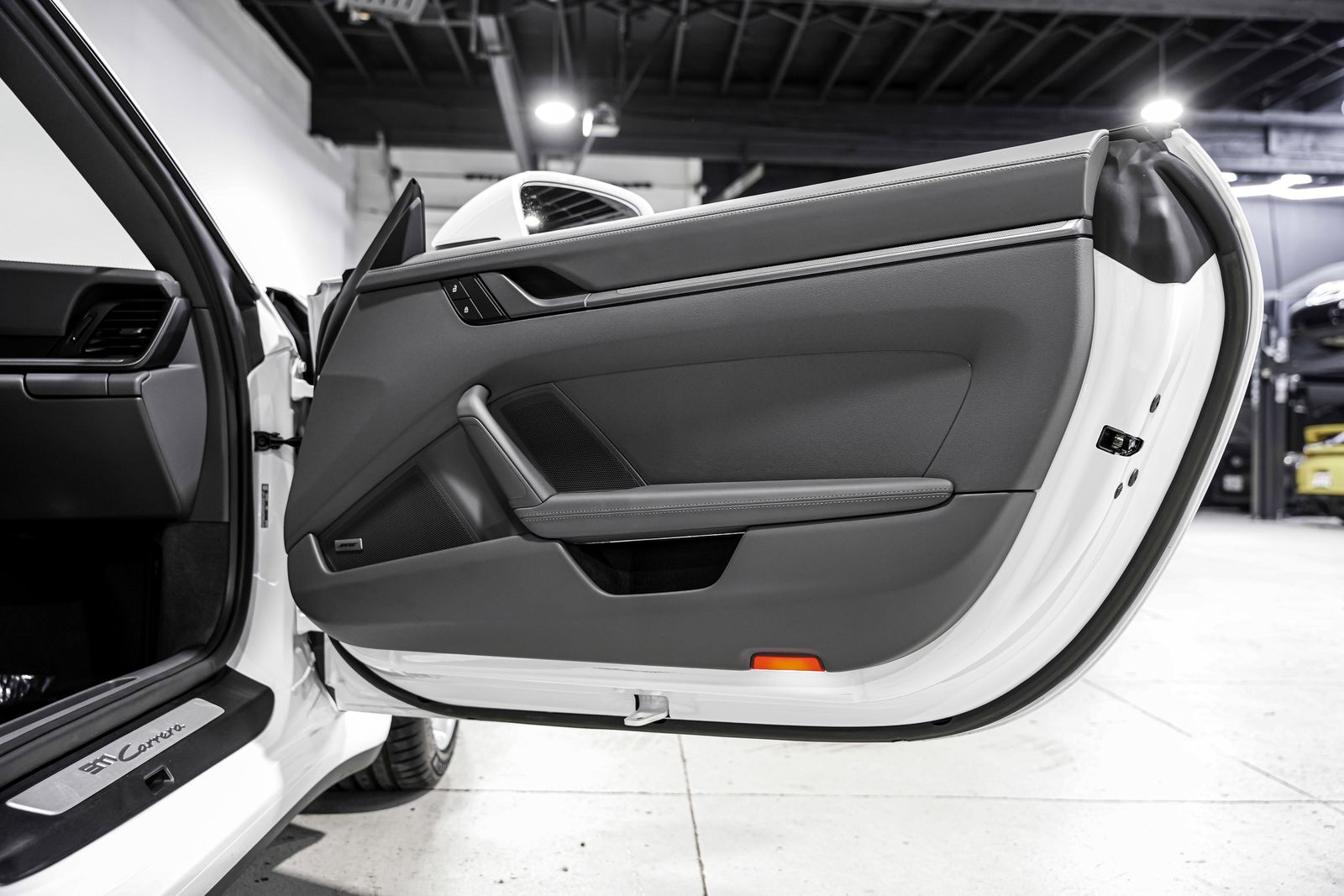 2023 Porsche 911 Carrera — photo 27
