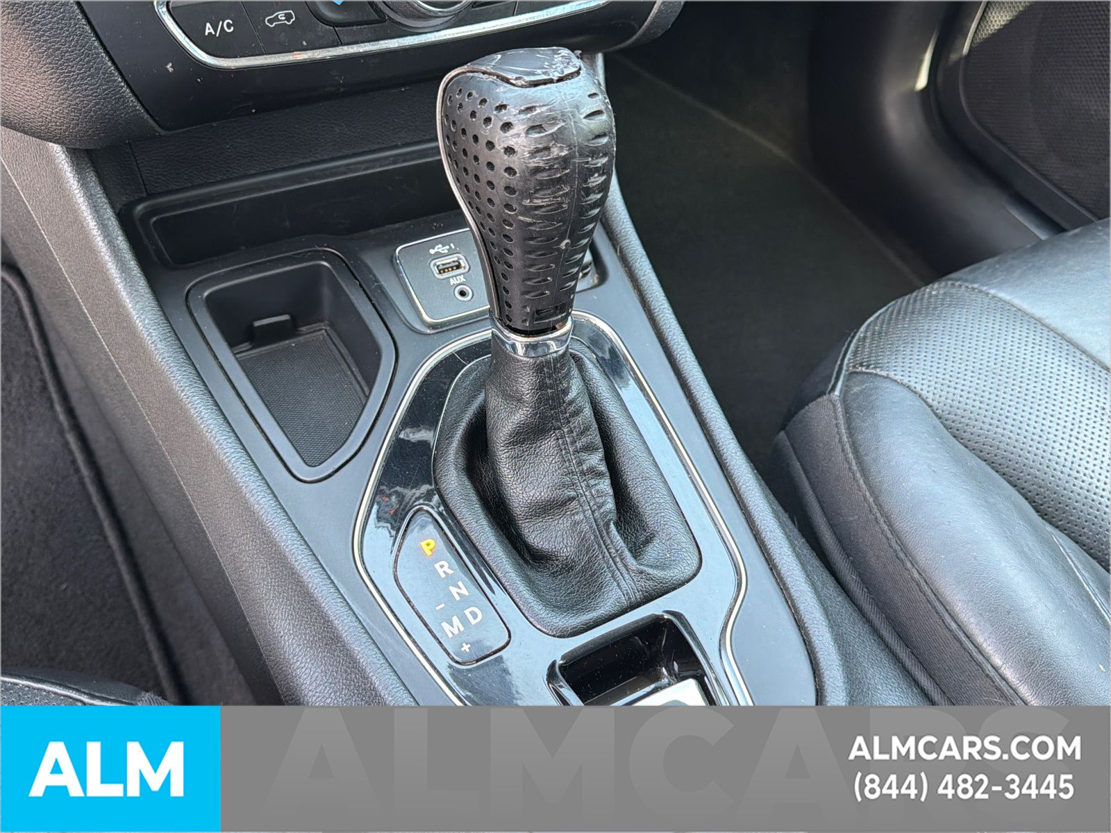 Used 2019 Silver Jeep Limited image 36