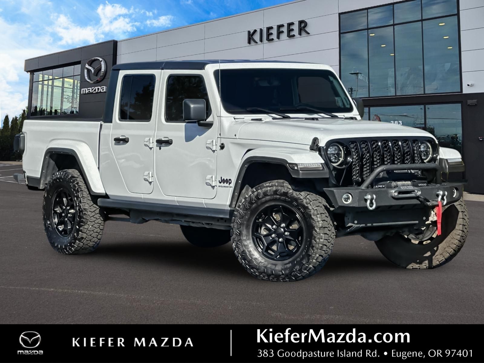 Bright White Clearcoat 2023 Jeep Gladiator Pickup Truck Four-Wheel Drive 8-Speed Automatic
