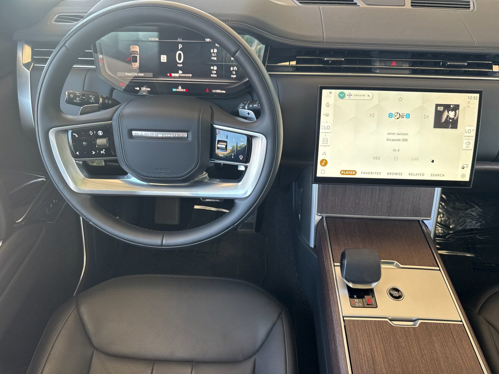 2025 Land Rover Range Rover SE - Photo 13