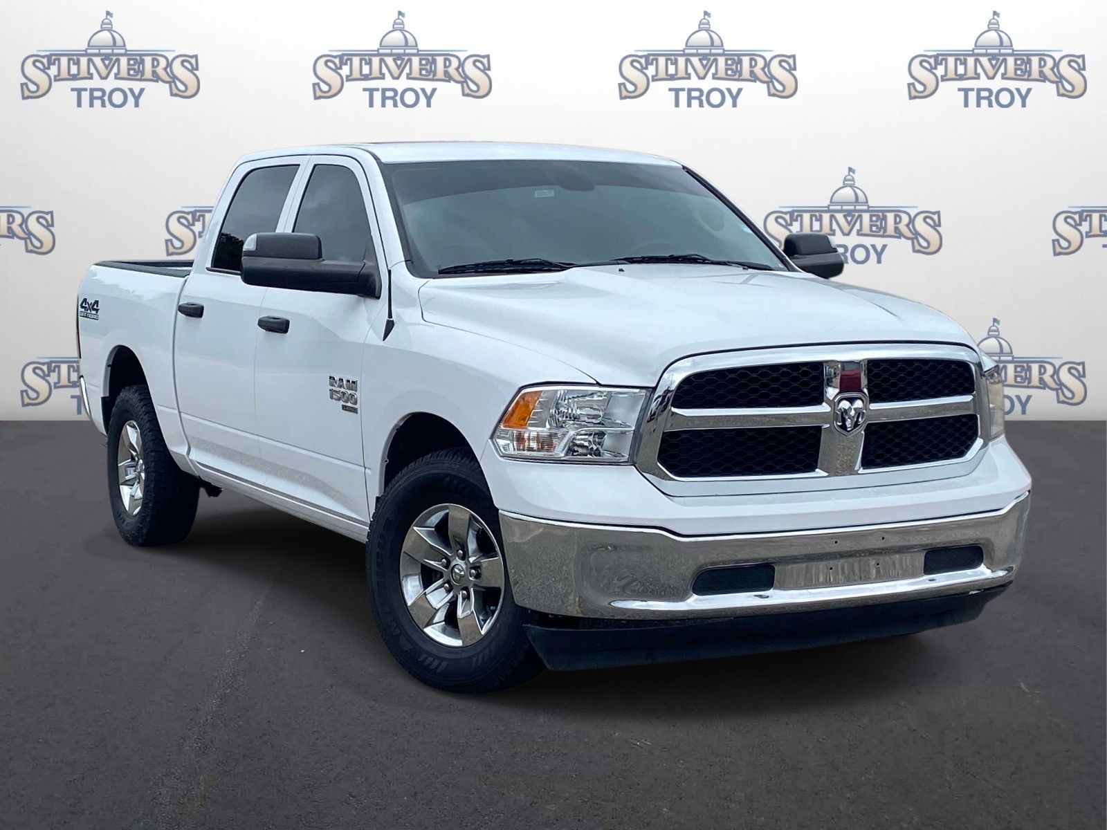 2023 RAM 1500 Classic SLT Crew Cab 4WD