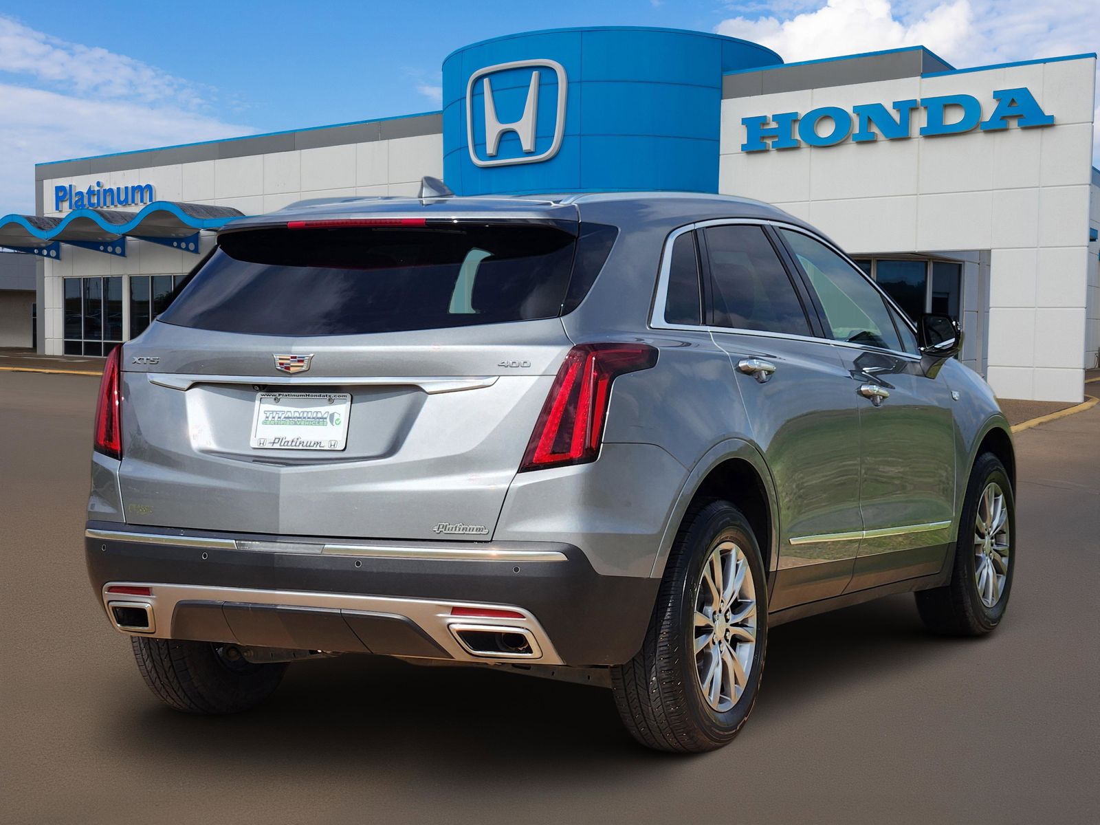 View vehicle photo 4