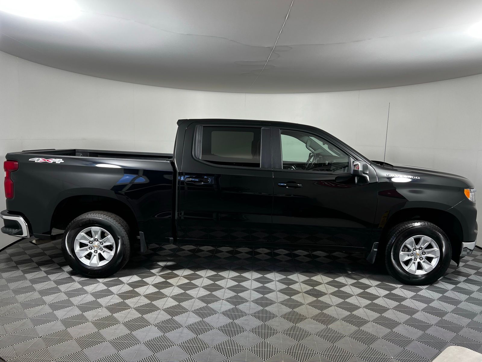 Thumbnail: 2025 Chevrolet Silverado 1500 - 11