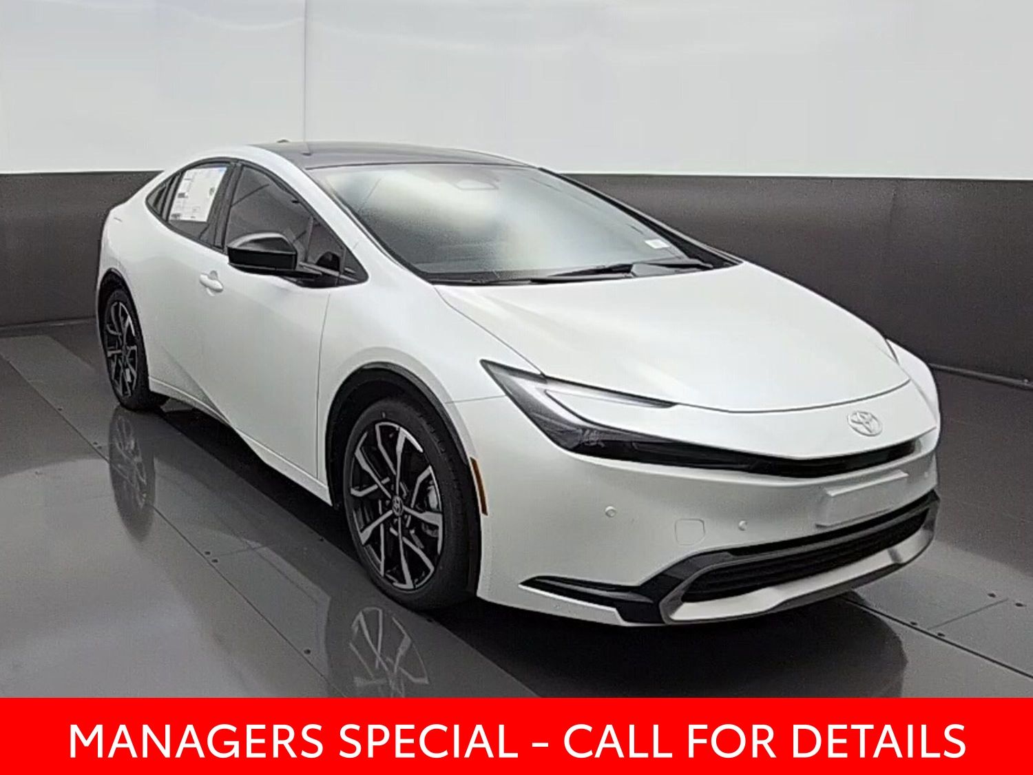 White (Wind Chill Pearl) 2026 Toyota Prius Plug-In Hybrid Hatchback Front-Wheel Drive Continuously Variable Transmission