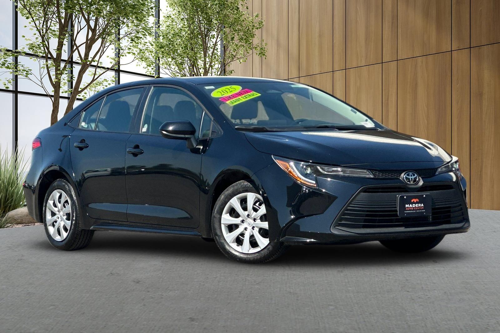 View vehicle photo 2