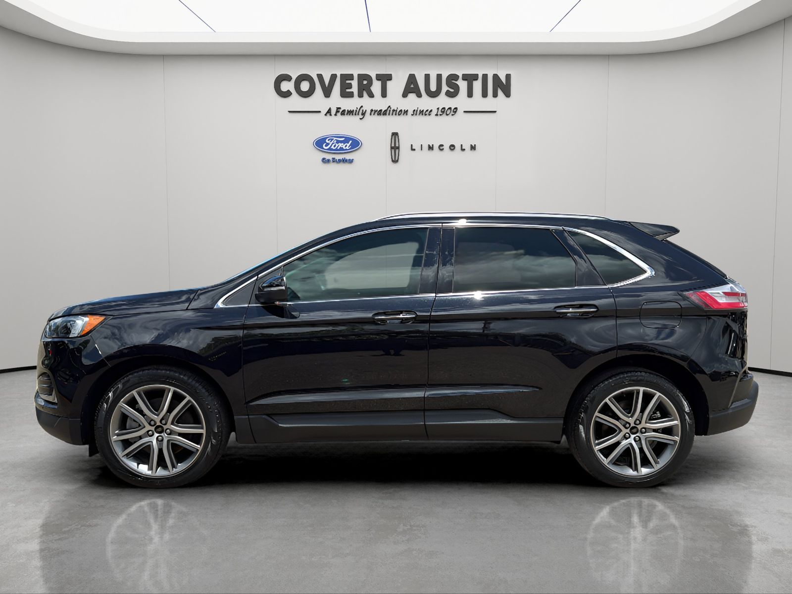 Used Car 2023 Ford Edge  Titanium For Sale Under $30,000 In Austin, Texas