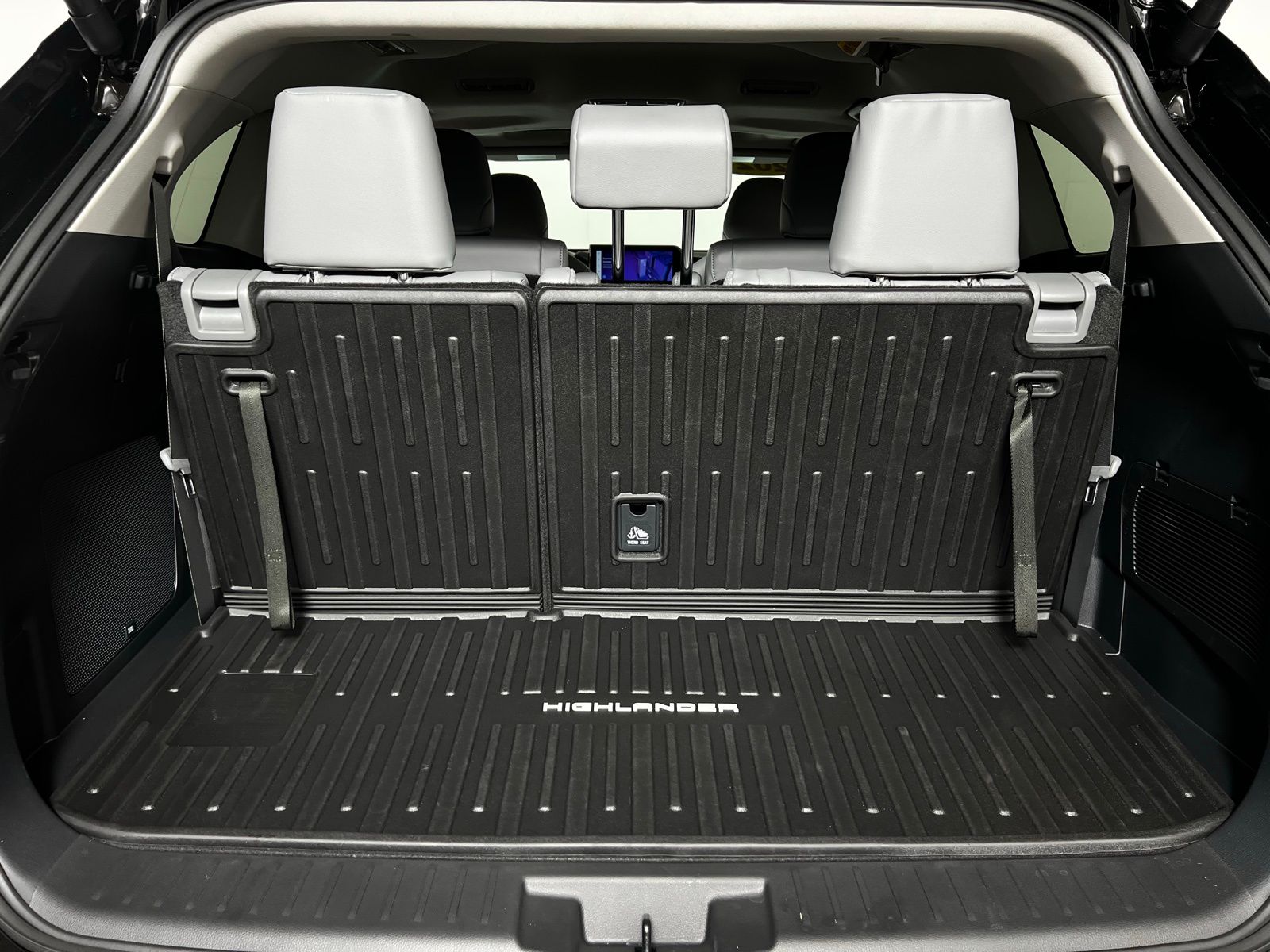 Thumbnail: 2026 Toyota Highlander - 29