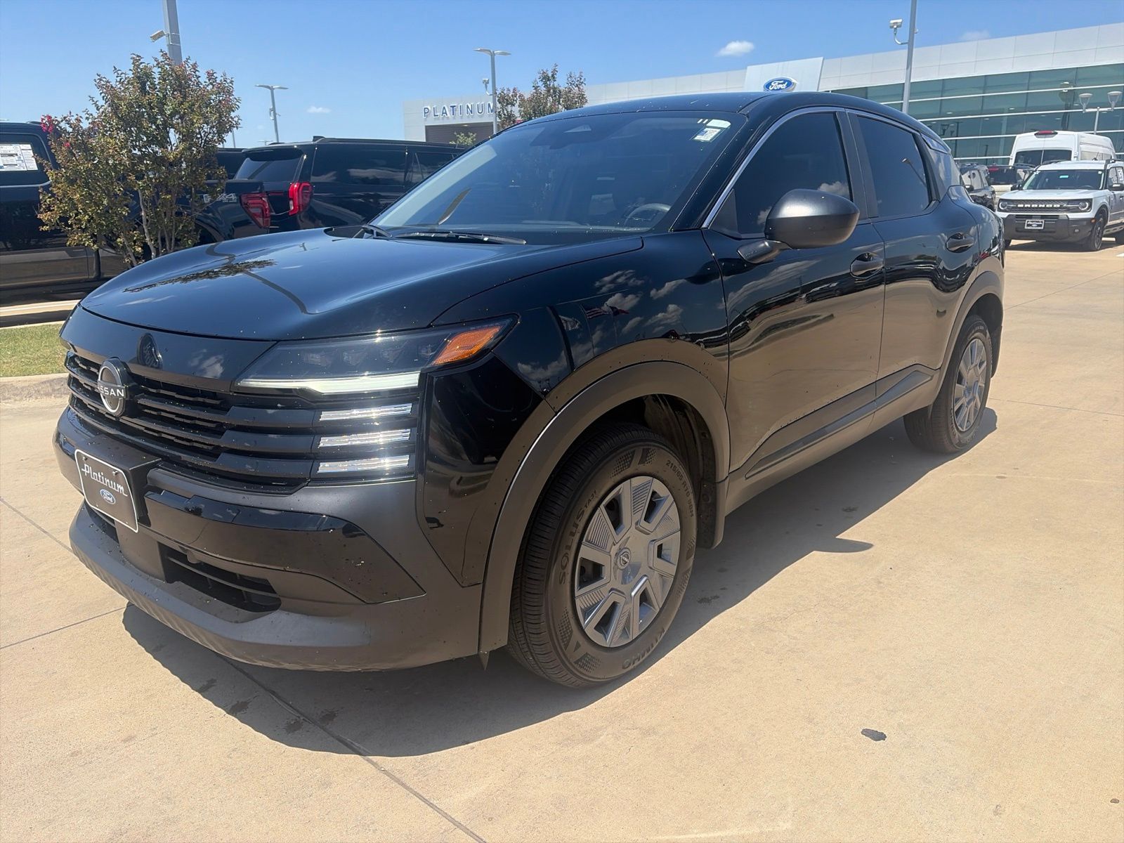 View vehicle photo 3