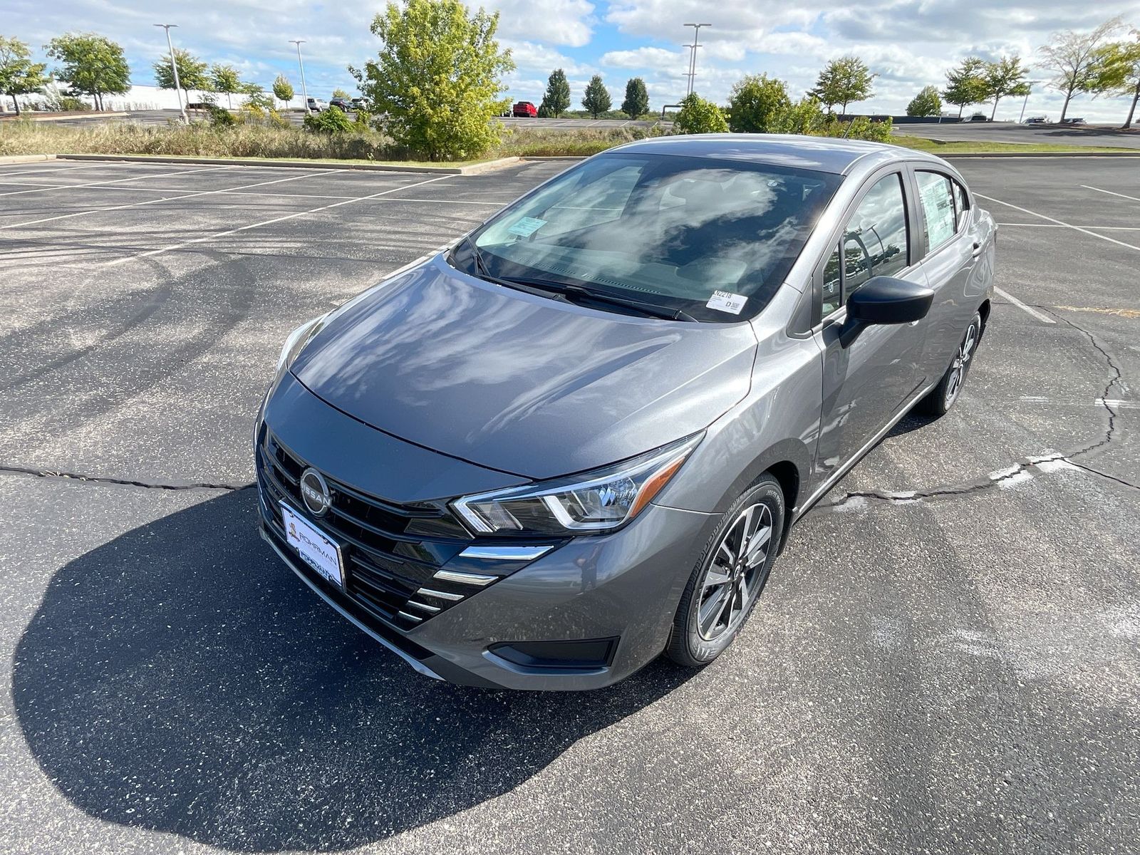 2024 Nissan Versa 1.6 S 25