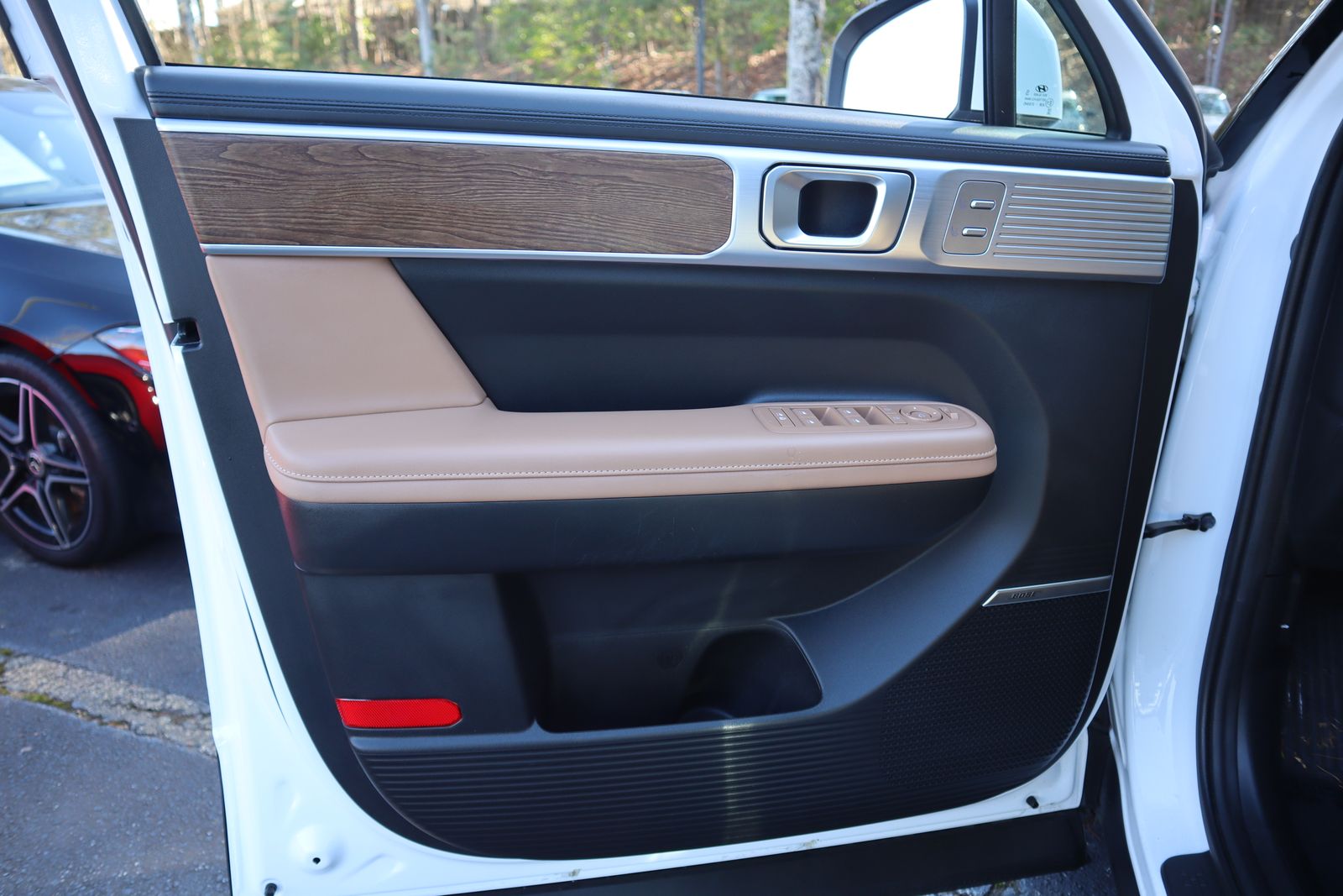 Used 2025 White Hyundai Limited image 9